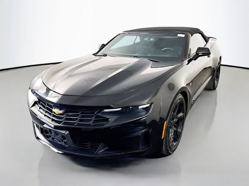 Used 2020 Chevrolet Camaro LT RWD image 3