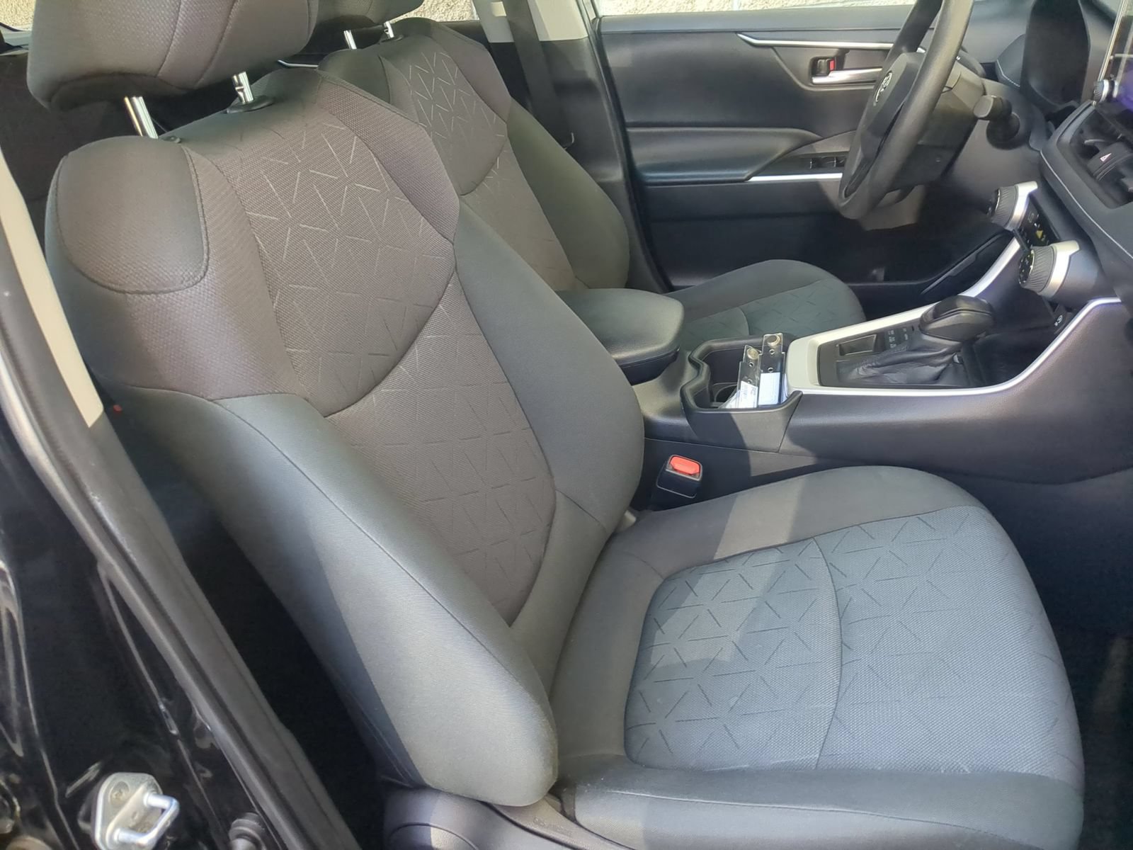 Used 2024 Toyota RAV4 XLE AWD/4WD image 28