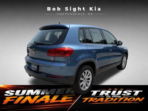 Used 2017 Volkswagen Tiguan Limited w/ Alloy Wheels Package FWD image 11