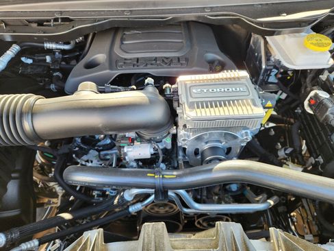 New 2026 RAM 1500 4x4 Crew Cab image 23