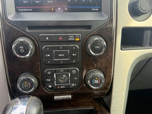 Used 2013 Ford F150 Platinum image 20