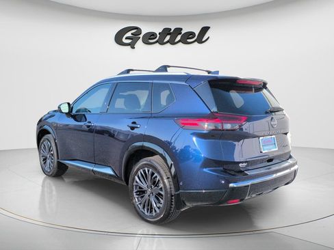 Certified 2025 Nissan Rogue Platinum FWD image 7
