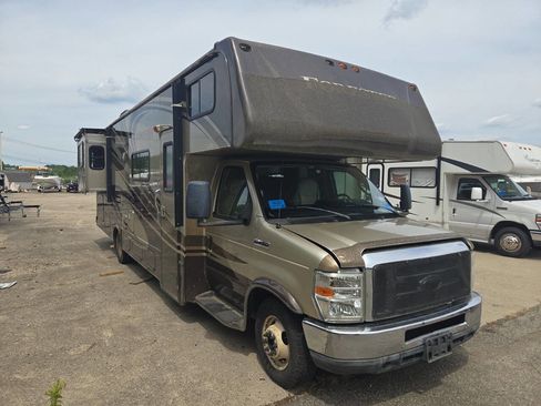 Used 2011 Ford E-450 and Econoline 450 Super Duty w/ Motorhome Prep Pkg image 3