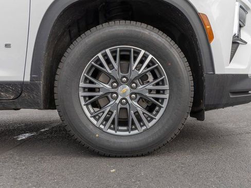 Certified 2024 Chevrolet Traverse LT image 13