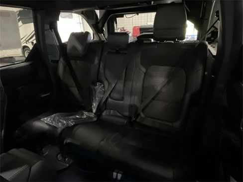 New 2025 Ford Bronco Raptor image 28