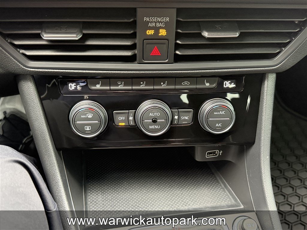 Used 2019 Volkswagen Jetta GLI FWD image 9