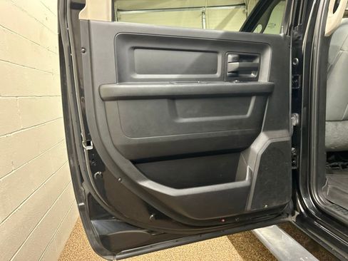 Used 2017 RAM 1500 Express AWD/4WD image 14