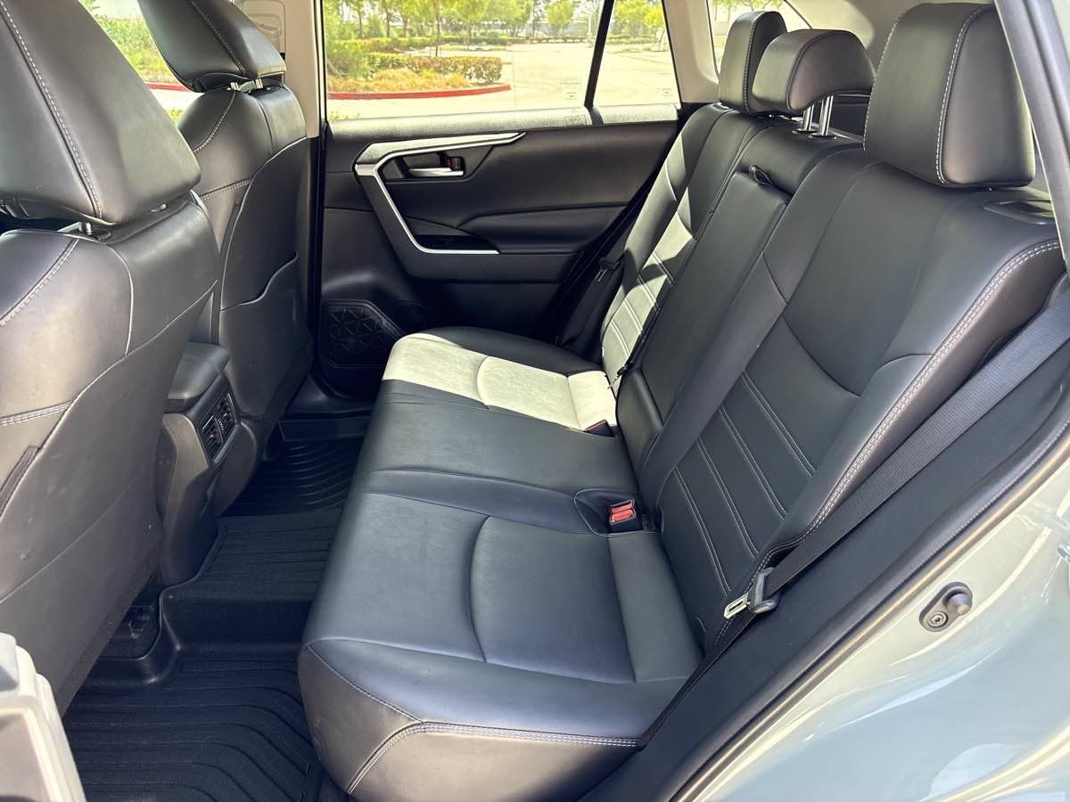 Used 2021 Toyota RAV4 XLE Premium w/ Carpet Mat Package (TMS) FWD image 12