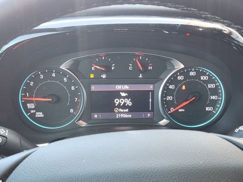 Used 2023 Chevrolet Traverse RS image 7