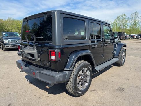 Used 2020 Jeep Wrangler Unlimited Sahara AWD/4WD image 5