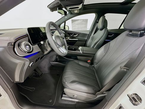 New 2026 Mercedes-Benz EQE 320 4MATIC SUV image 23