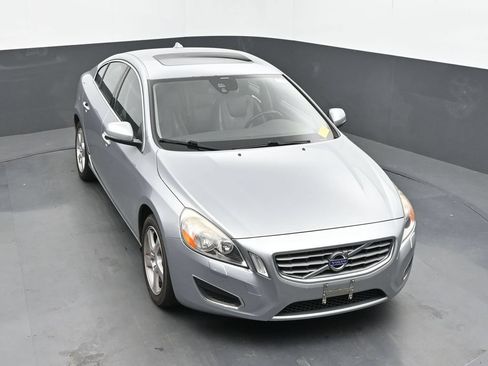 Used 2013 Volvo S60 T5 FWD image 23