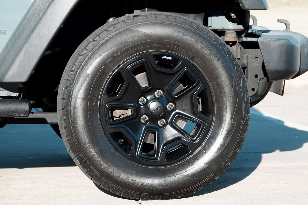 Used 2015 Jeep Wrangler Sport AWD/4WD image 29