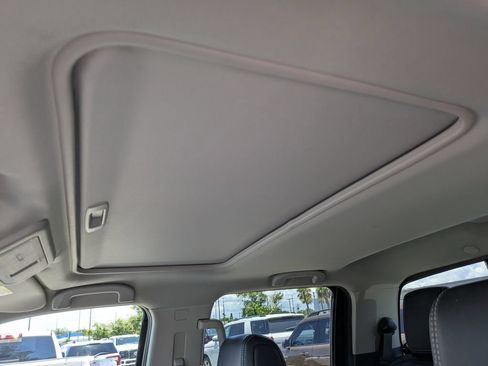 Used 2024 Nissan Frontier SL w/ Technology Package RWD image 22