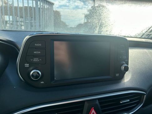 Used 2019 Hyundai Santa Fe SE image 13