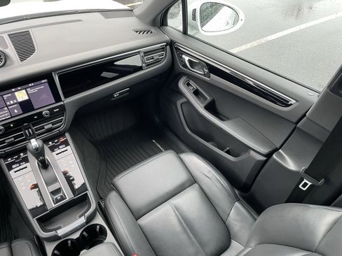 Used 2022 Porsche Macan image 18