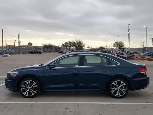 Used 2022 Volkswagen Passat 2.0T SE image 7