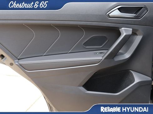 Used 2022 Volkswagen Tiguan SE FWD image 18