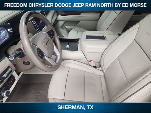 Used 2023 GMC Yukon XL Denali w/ Denali Reserve Package AWD/4WD image 8