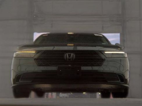 Used 2023 Honda Accord EX image 3