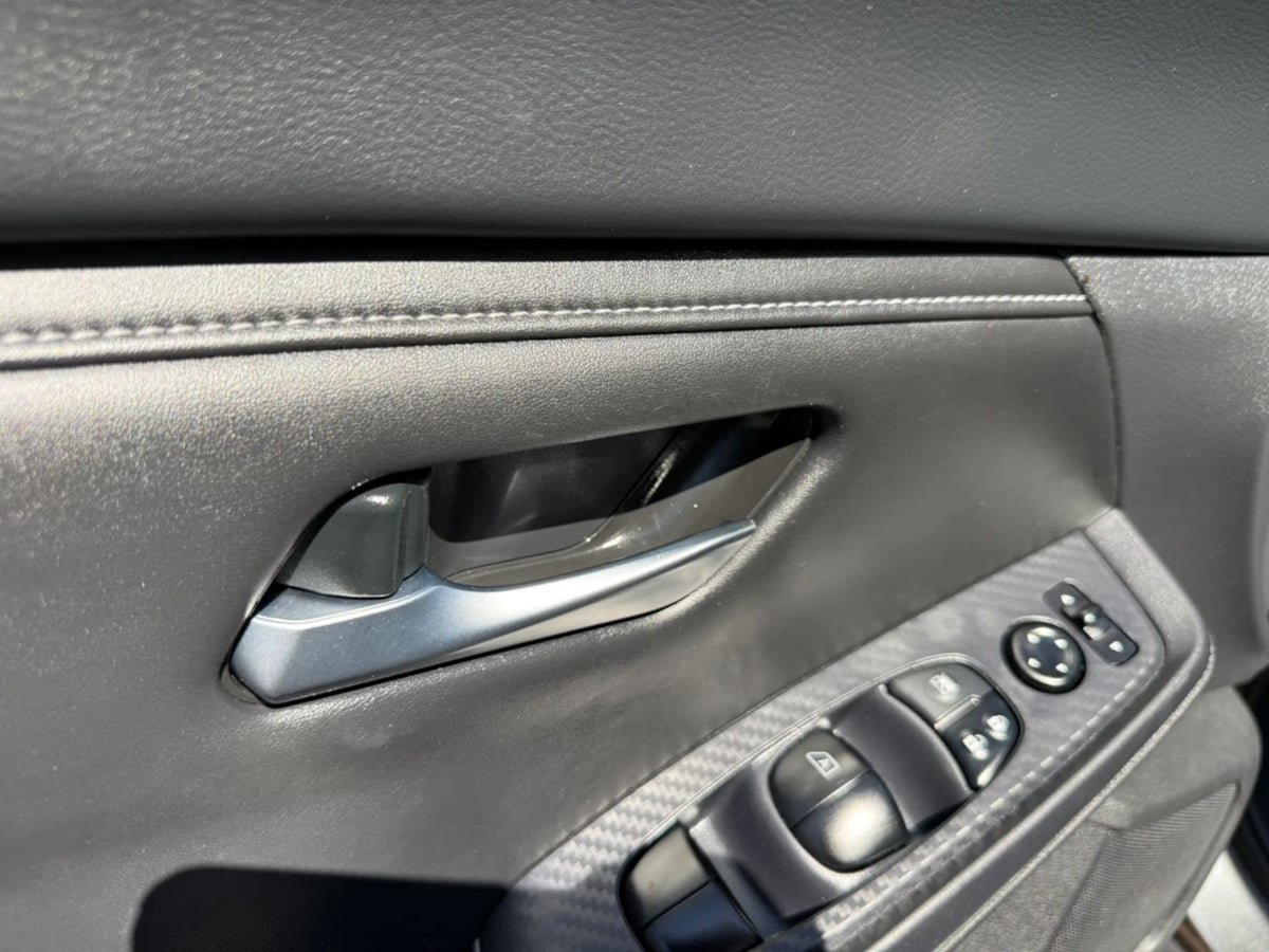Used 2024 Nissan Sentra SV FWD image 16