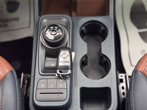 Used 2024 Ford Maverick Lariat image 18