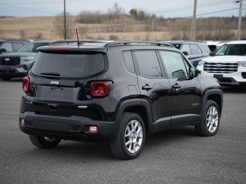 Used 2021 Jeep Renegade Latitude w/ Luxury Group I image 5
