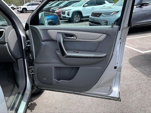 Used 2017 Chevrolet Traverse Premier AWD/4WD image 25