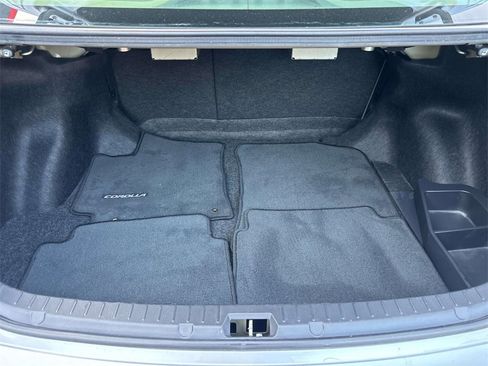 Used 2010 Toyota Corolla LE image 11