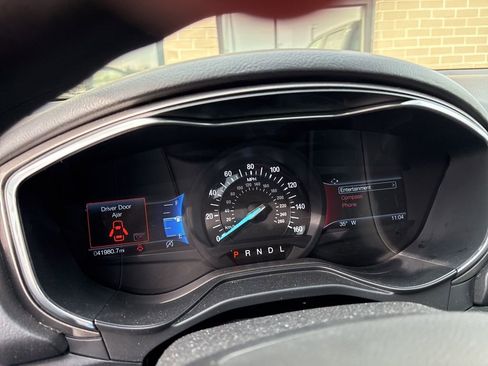 Used 2020 Ford Fusion SE image 7