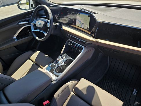 New 2025 Audi Q5 Premium Plus image 15