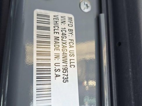 Used 2022 Jeep Wrangler Sport S image 39