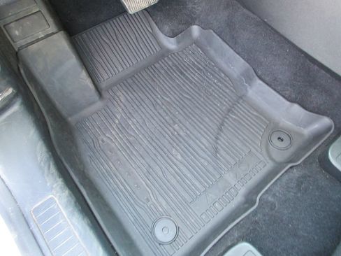Used 2021 Ford Escape SE w/ SE Sport Appearance Package FWD image 24