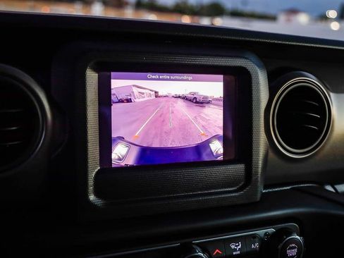 Used 2023 Jeep Gladiator Sport image 25