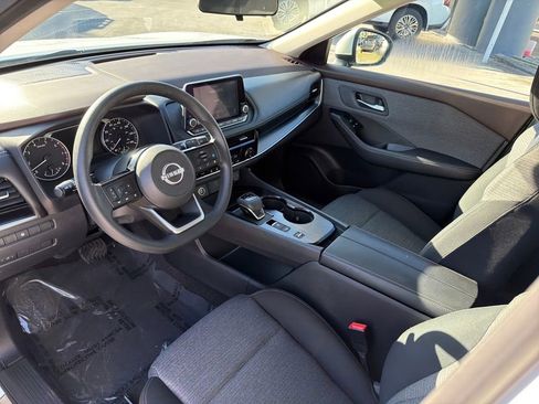 Used 2023 Nissan Rogue SV image 14