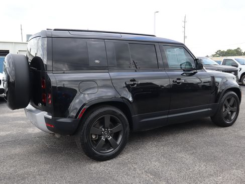 Used 2020 Land Rover Defender 110 HSE image 2