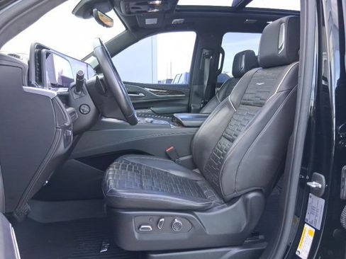 Used 2021 Cadillac Escalade ESV Sport Platinum w/ Heavy-Duty Trailer Package image 20