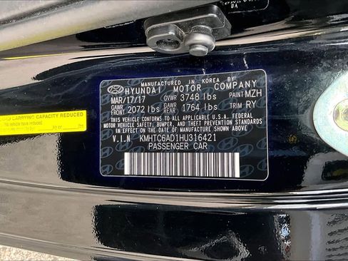 Used 2017 Hyundai Veloster Value Edition image 36