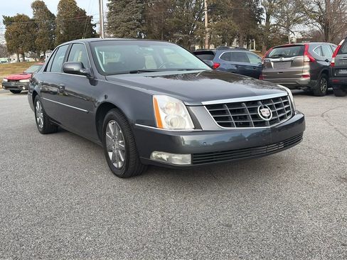 Used 2010 Cadillac DTS Premium image 7