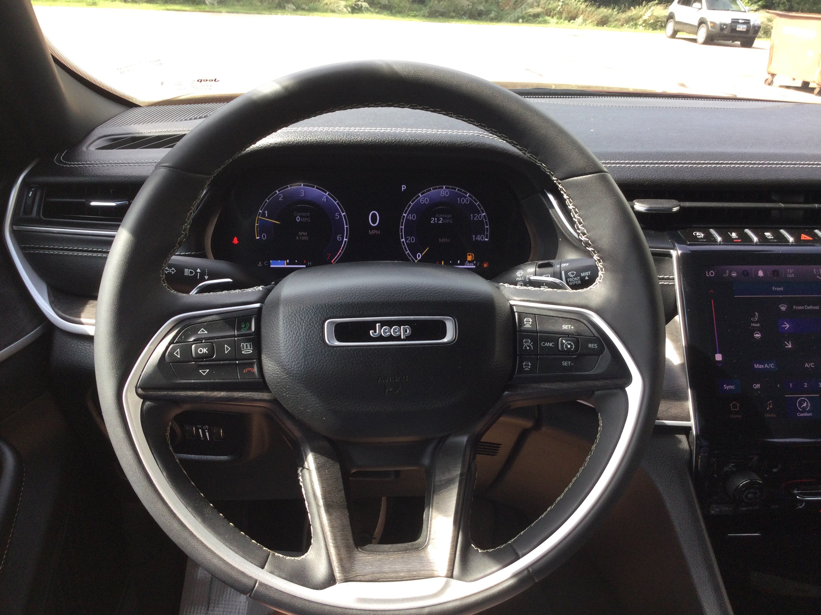 Used 2024 Jeep Grand Cherokee L Limited AWD/4WD image 19