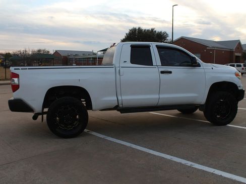 Used 2014 Toyota Tundra SR image 8