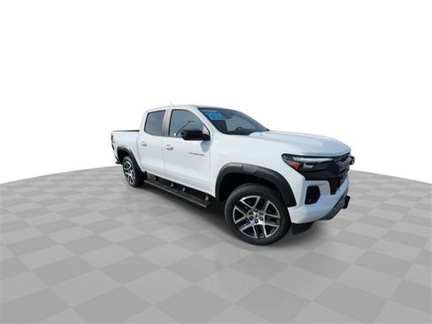 Used 2024 Chevrolet Colorado Z71 w/ Z71 Convenience Package 2 image 2