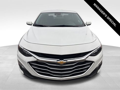 Used 2023 Chevrolet Malibu LT image 2