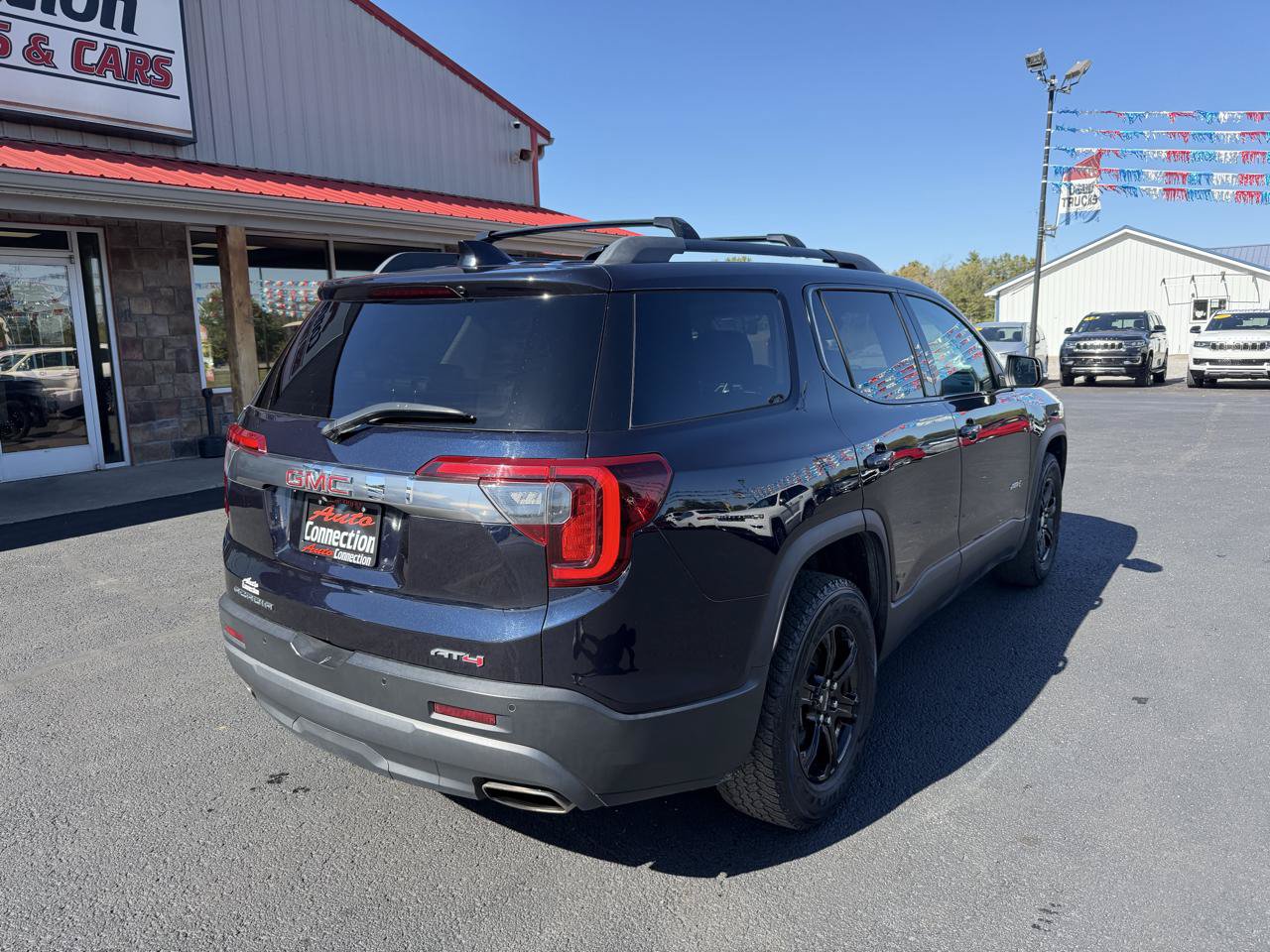 Used 2021 GMC Acadia AT4 w/ Trailering Package AWD/4WD image 4