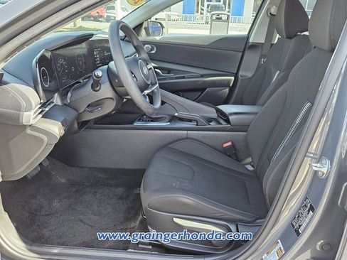 Used 2024 Hyundai Elantra SEL image 10