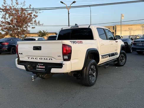 Used 2021 Toyota Tacoma TRD Off-Road image 8