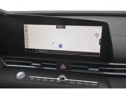 Certified 2025 Hyundai Elantra SEL image 18