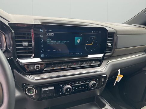 Used 2023 Chevrolet Silverado 1500 ZR2 w/ Technology Package image 34