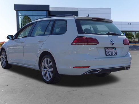 Used 2019 Volkswagen Golf SE FWD image 5
