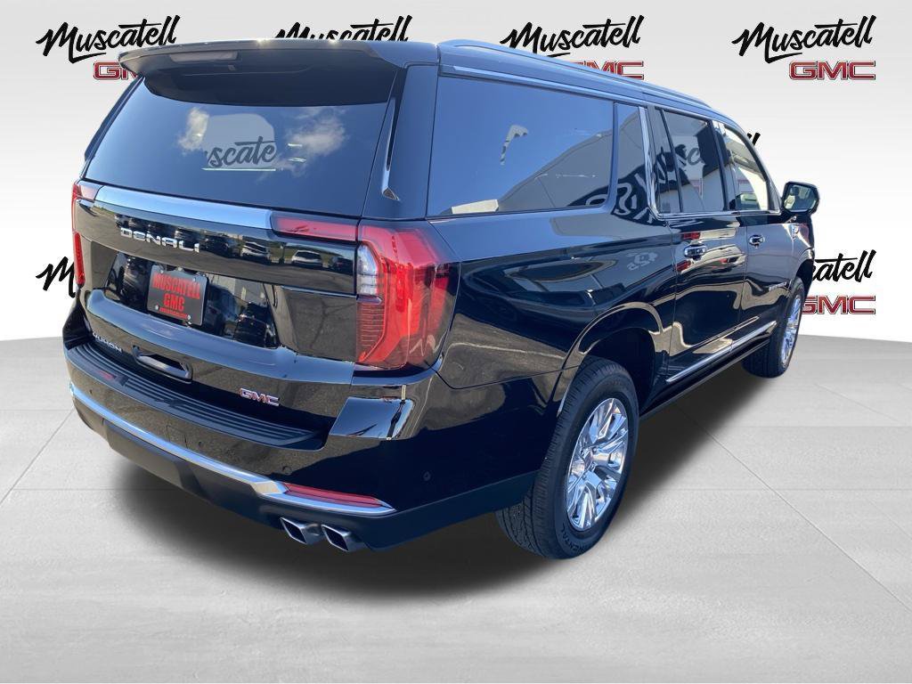 Used 2026 GMC Yukon XL Denali w/ Sun & Power Step Package AWD/4WD image 8